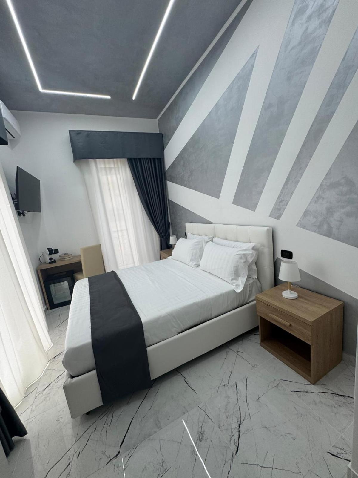 Hotiday Room Collection - Napoli Sant'Arcangelo Exterior photo